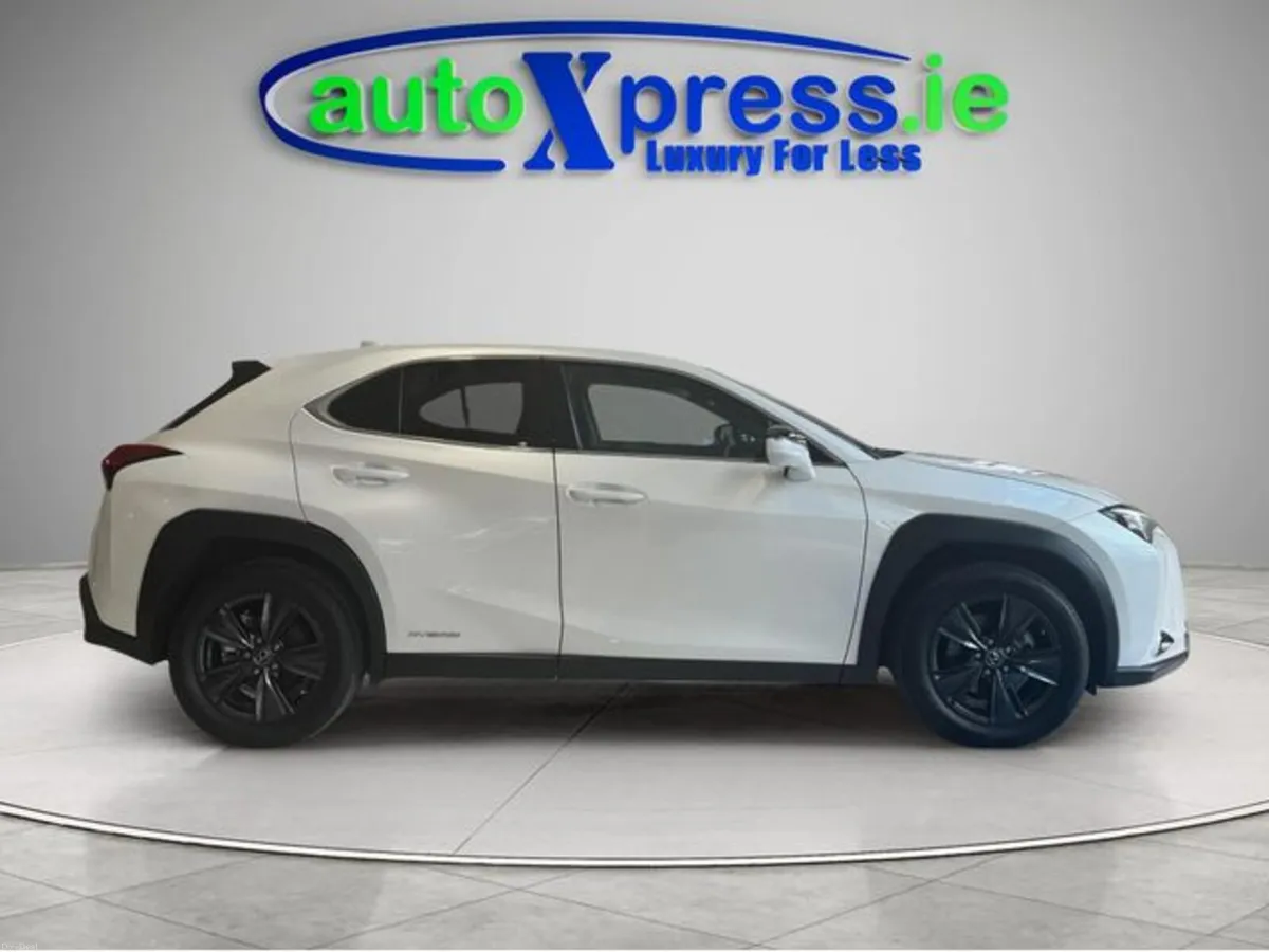 Lexus UX Hybrid VERSION C, 360 camera - Image 3