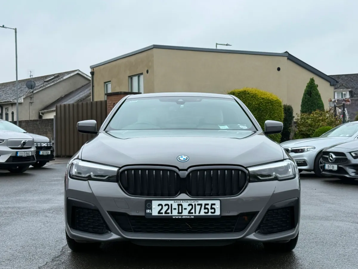 BMW 5-Series 530E M SPORT AUTO *HUGE SPEC & FSH* - Image 2