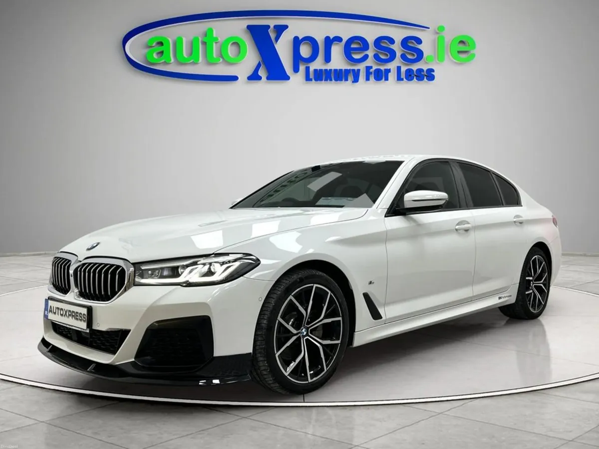 BMW 5-Series M SPORT XDRIVE 523D Automatic, Revers - Image 5