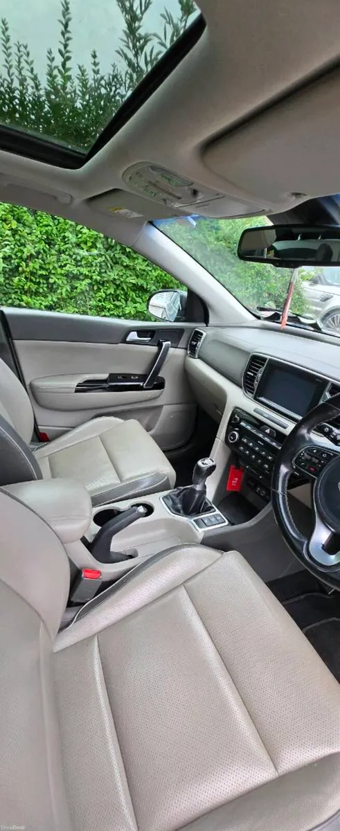 Kia Sportage 2016 Platinum- Pan Roof/Full Leather - Image 3