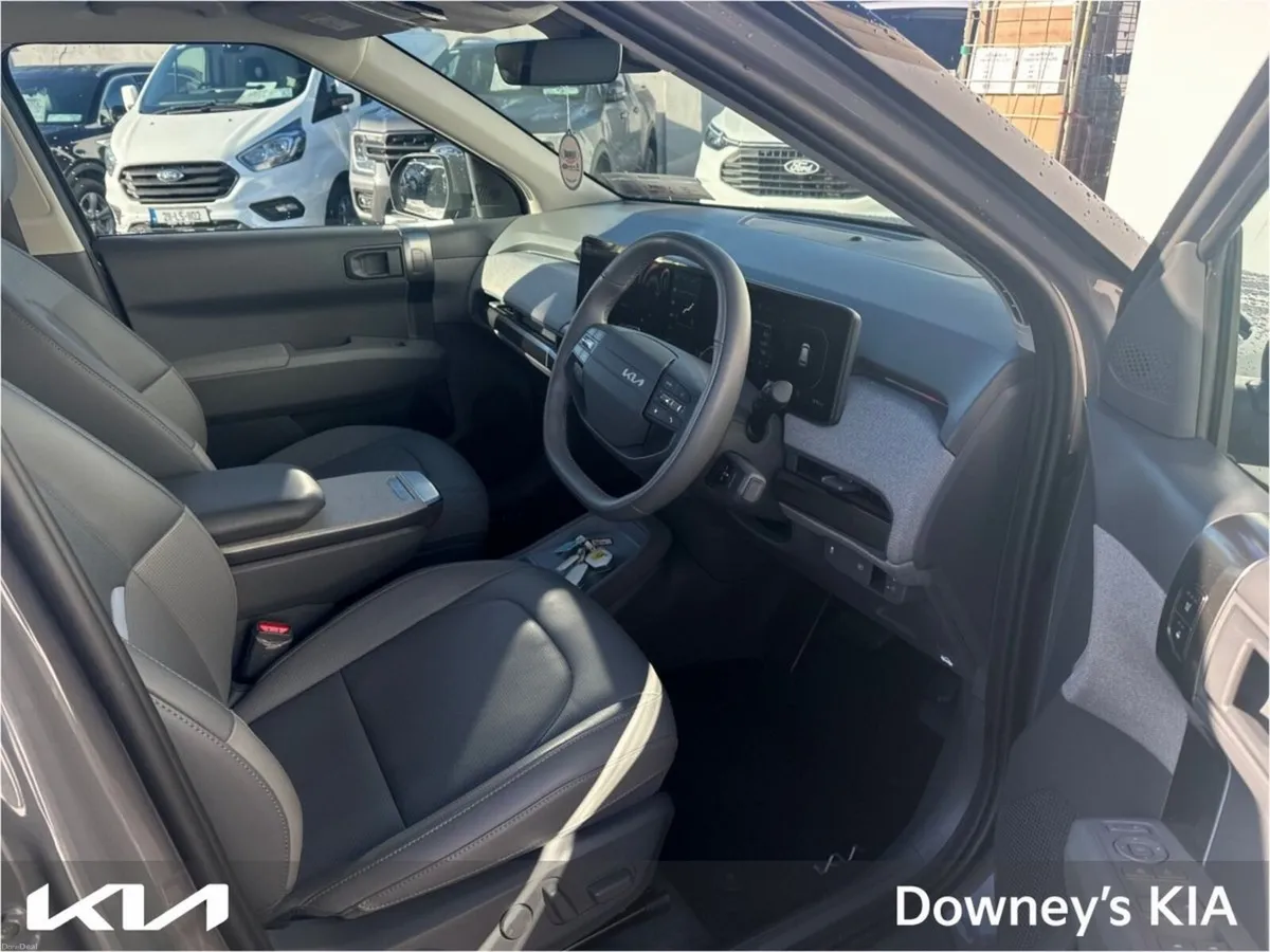 Kia EV3 EARTH 3 LONG RANGE - Image 2