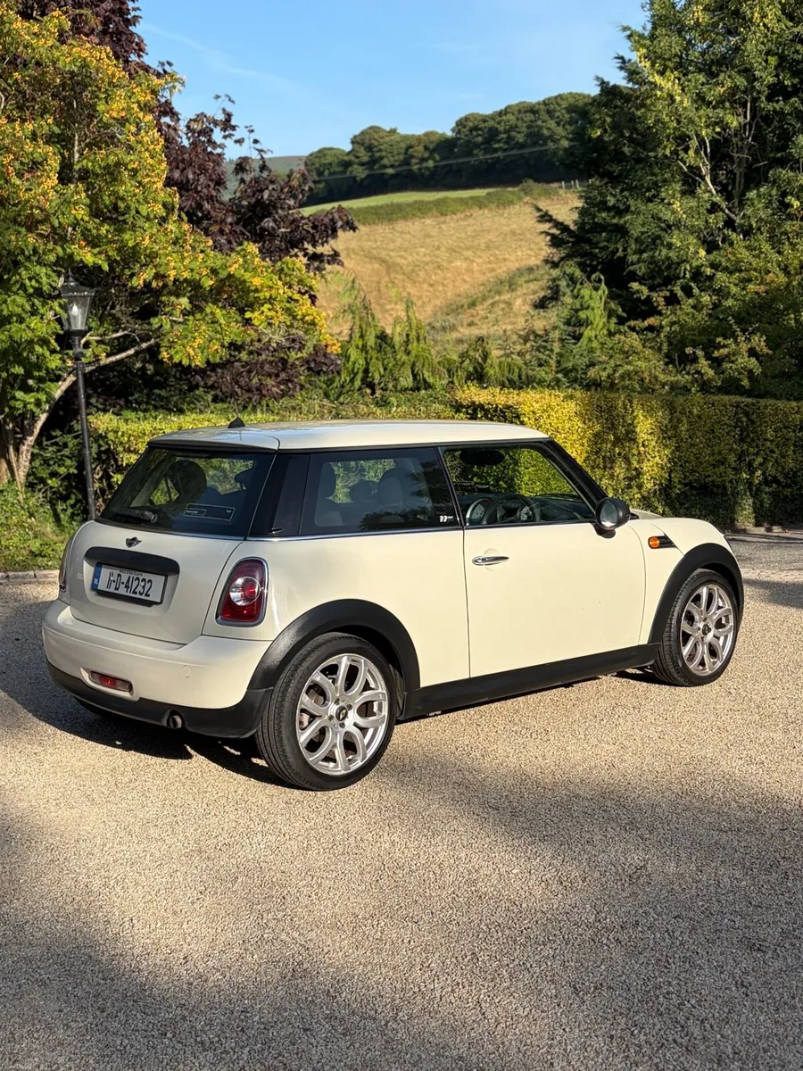 2011 Mini Cooper - Image 4