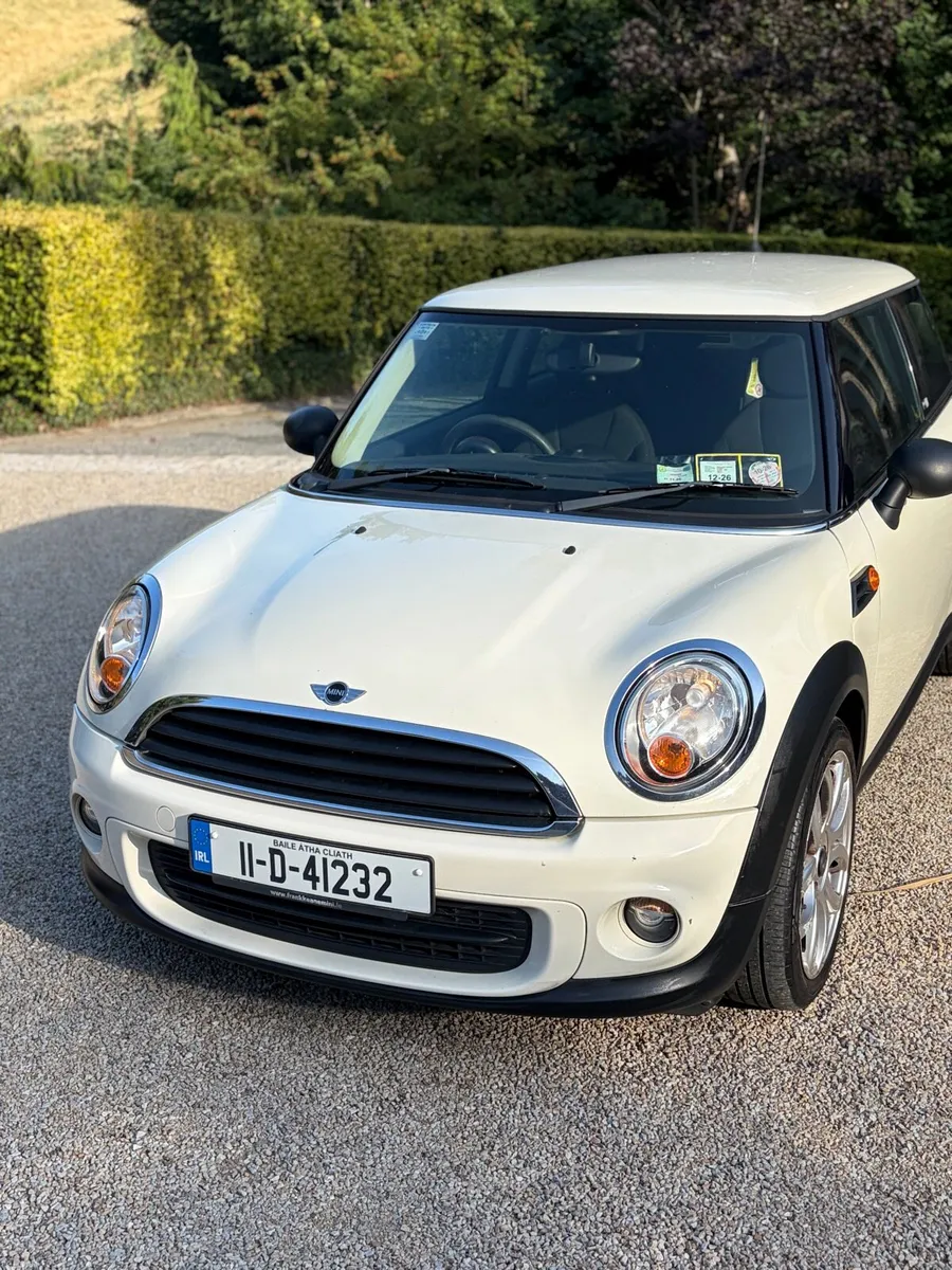 2011 Mini Cooper - Image 2