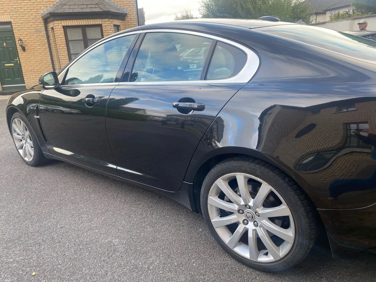 Jaguar XF 3.0 V6 - NCT ‘27 - Image 4