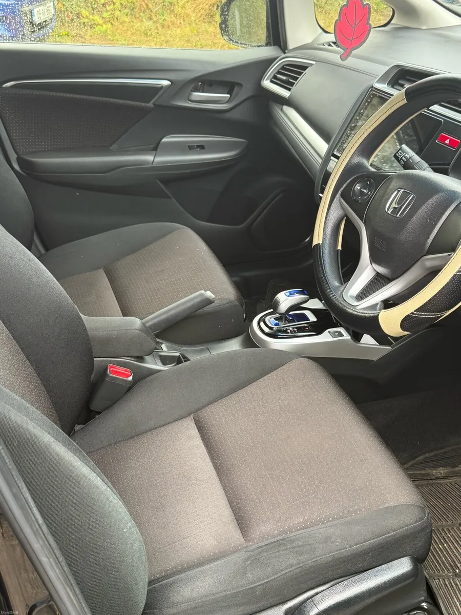 Car - Image 3