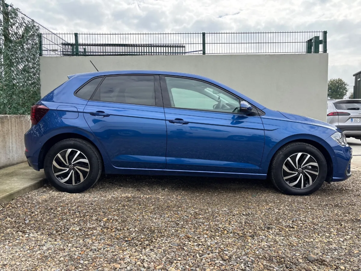 Volkswagen Polo Comfortline Model with extras - Image 3