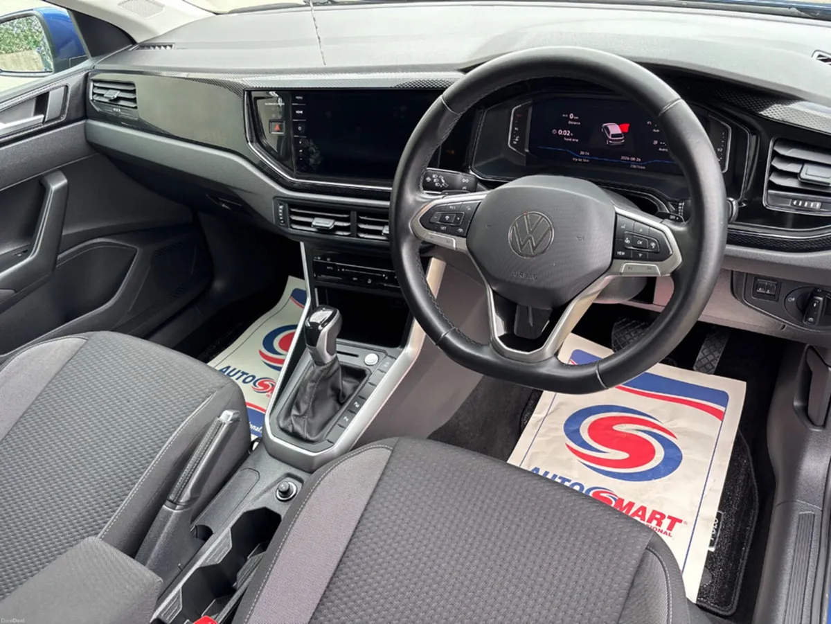 Volkswagen Polo Comfortline Model with extras - Image 6