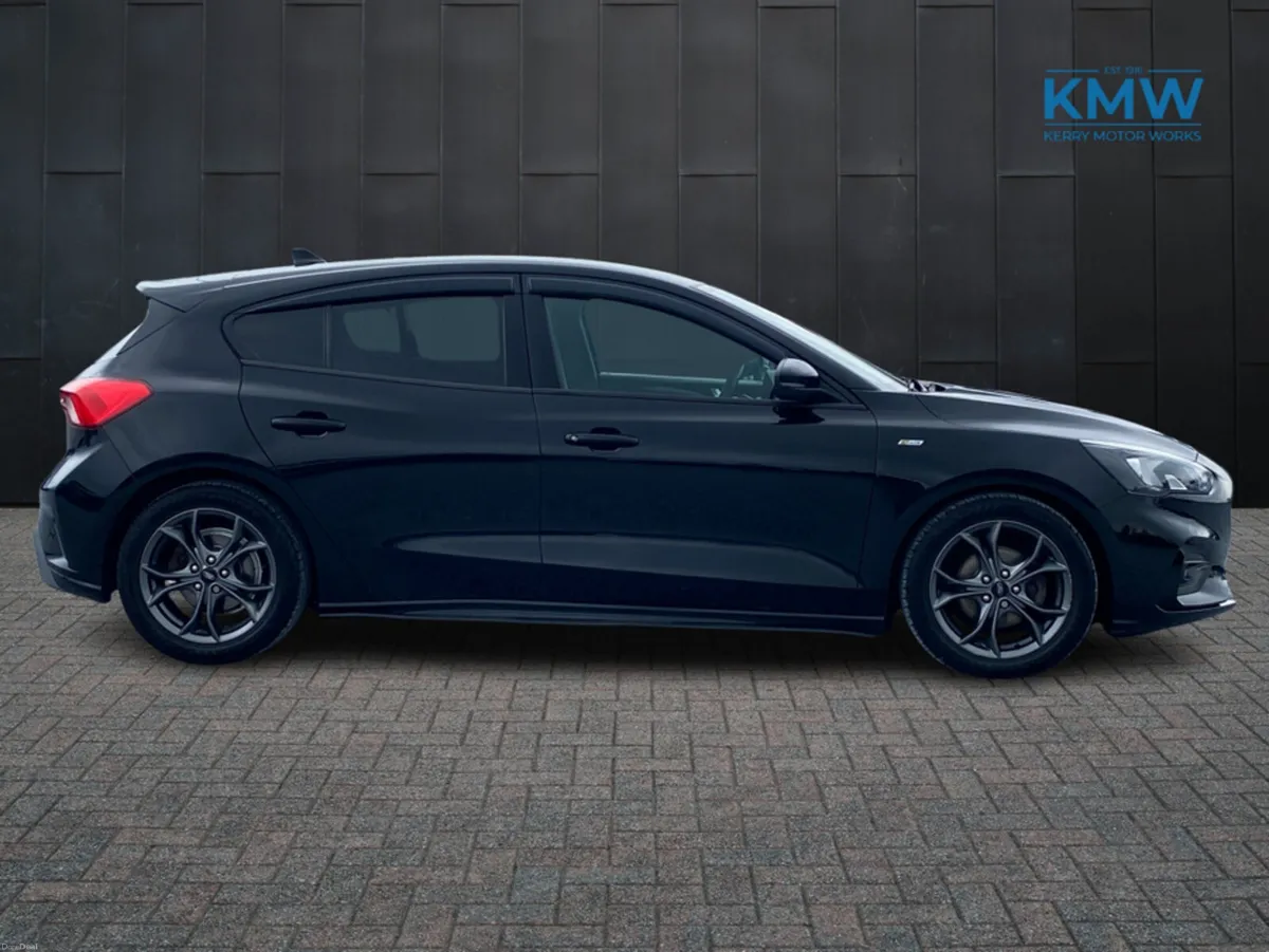 Ford Focus ST-LINE 1.5 TDCI 125PS 6SPEED 5DR - Image 4