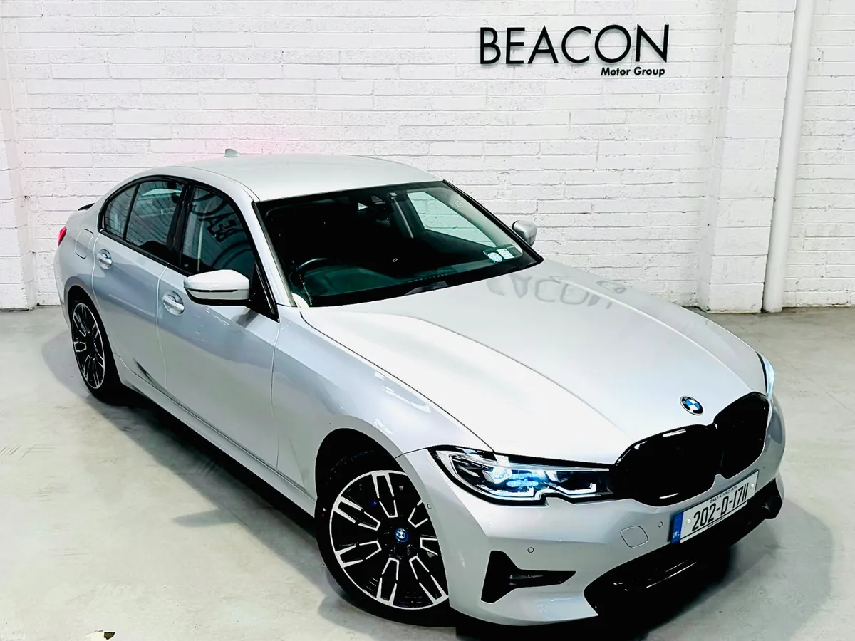 202 ONLY 32,000 MILES, BMW 3-SERIES 2.0 PETROL - Image 2