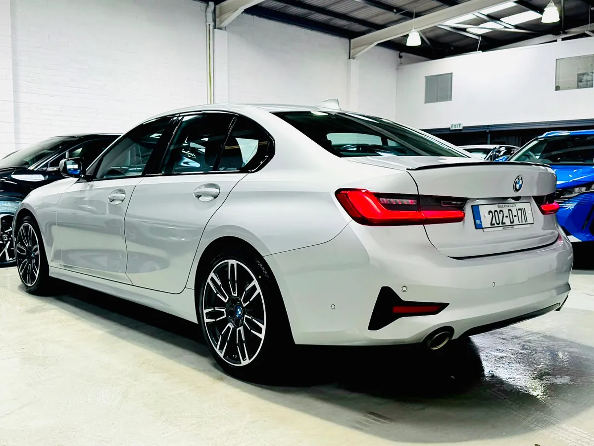 202 ONLY 32,000 MILES, BMW 3-SERIES 2.0 PETROL - Image 6
