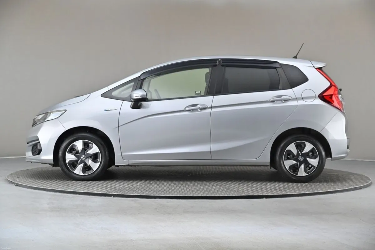 Honda Fit 1.5 HYBRID AUTO **9" ANDROID CAR PLAYER* - Image 5