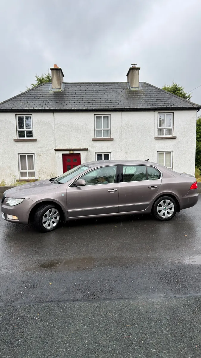 Skoda Superb 2013 - Image 3