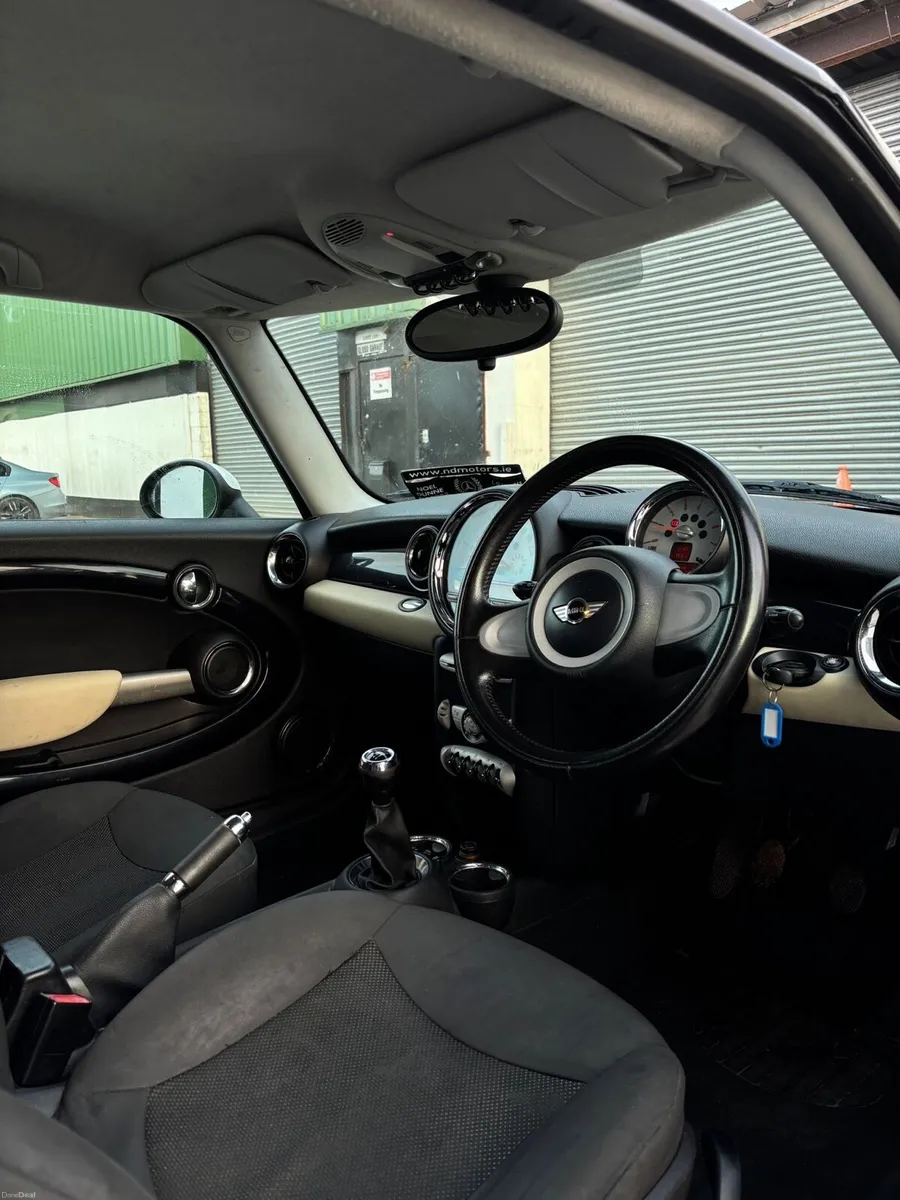 car - Image 4