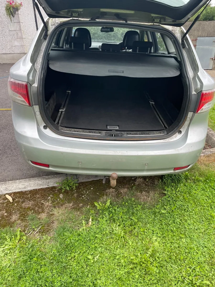 Toyota Avensis 2009 - Image 3