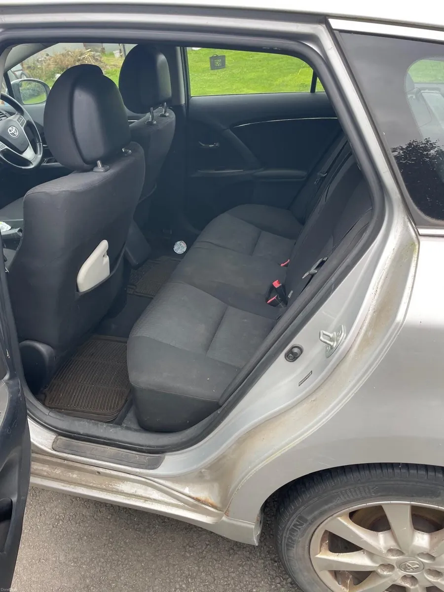 Toyota Avensis 2009 - Image 4