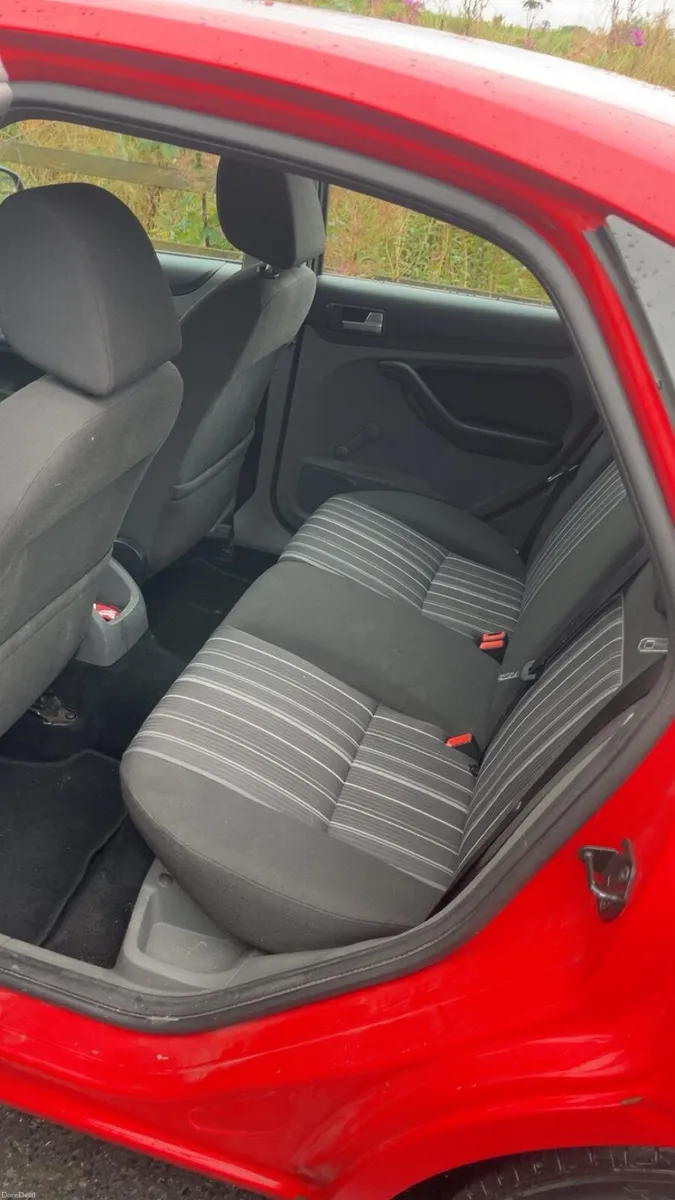 2009 Ford Focus - Image 6