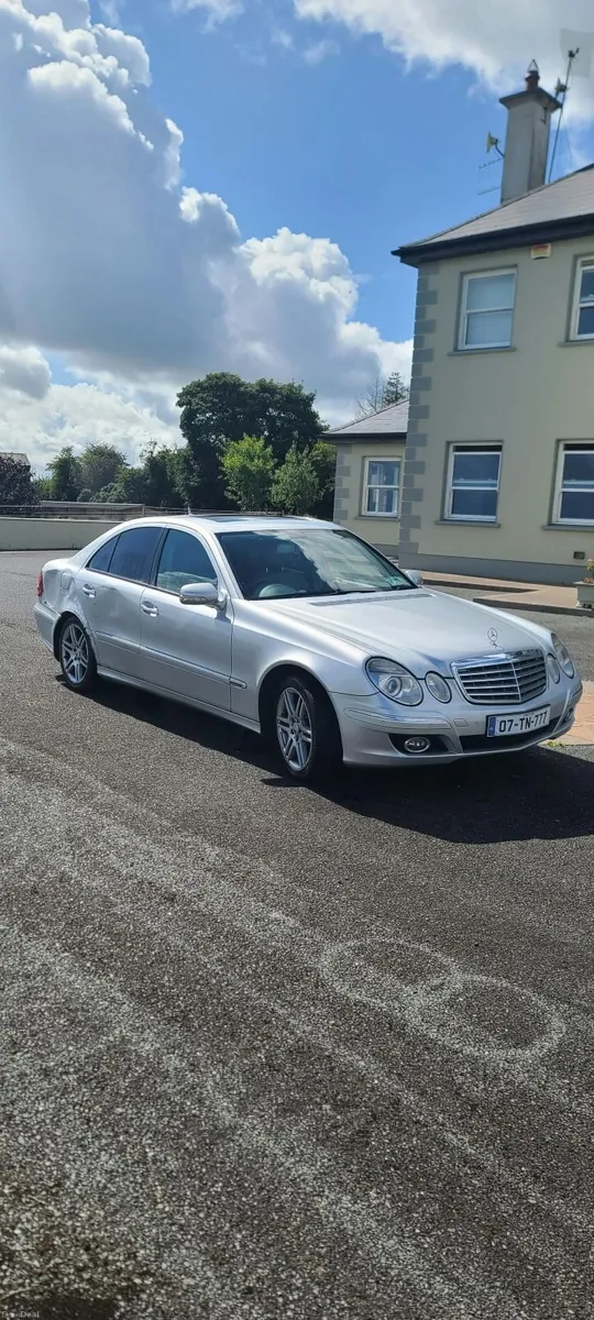 Mercedes-Benz E-Class 2007 - Image 1