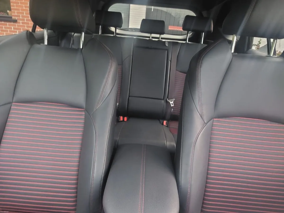 Toyota RAV4 2024 Plug in Hybrid - Image 3