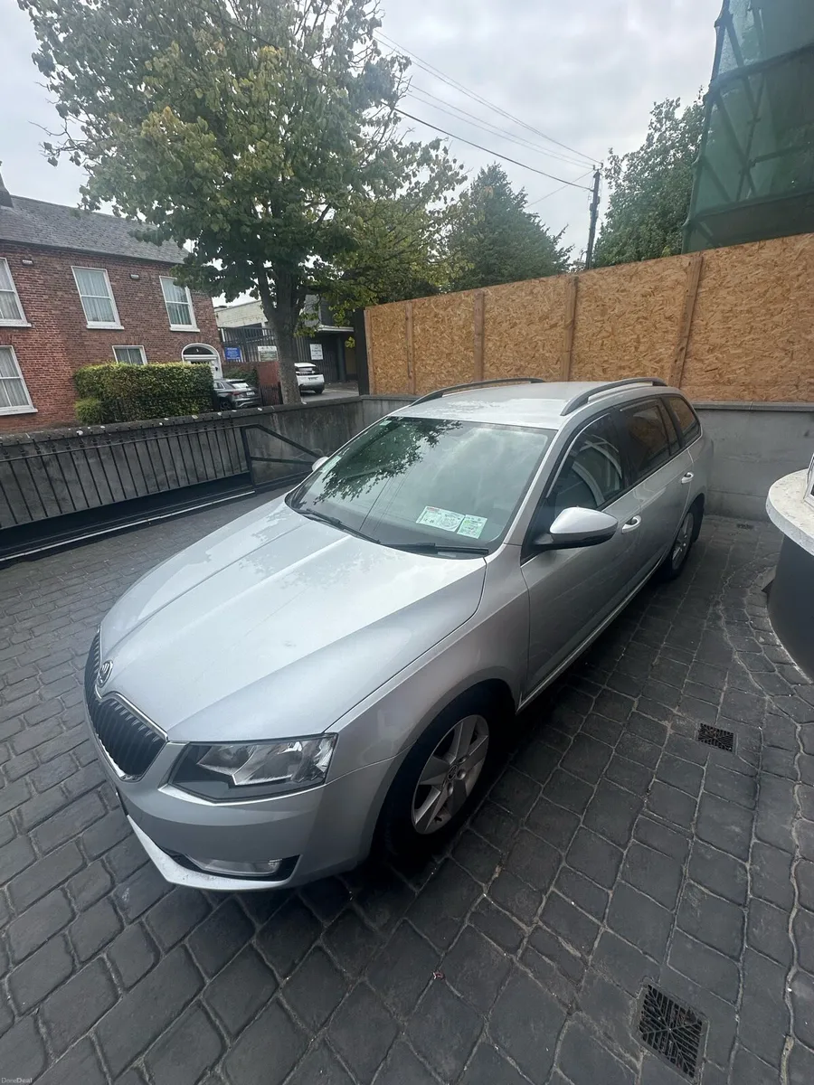 Skoda Octavia Estate - Image 3