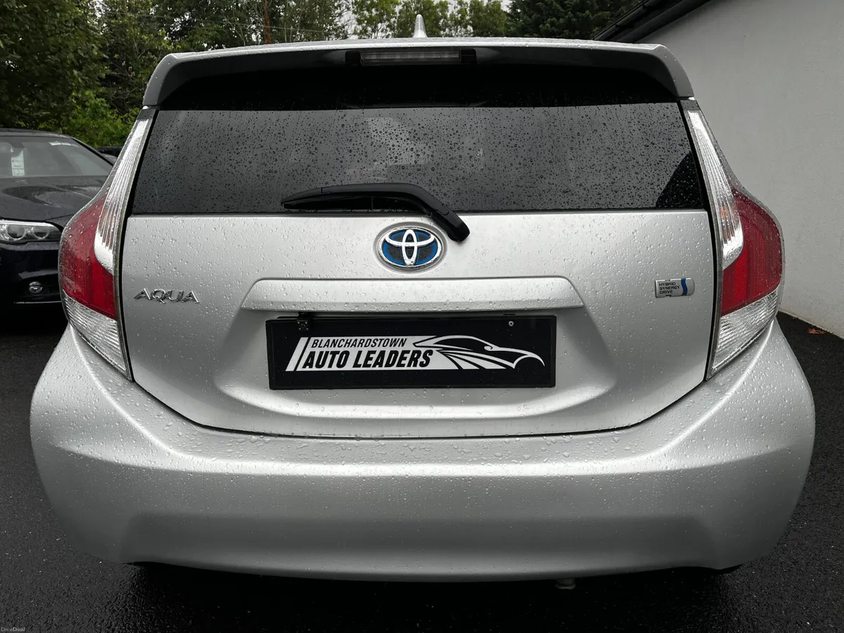 TOYOTA AQUA 1.5 HYBRID 73 BHP AUTO - Image 6