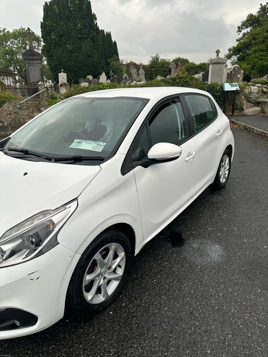 Peugeot 208 - Image 3