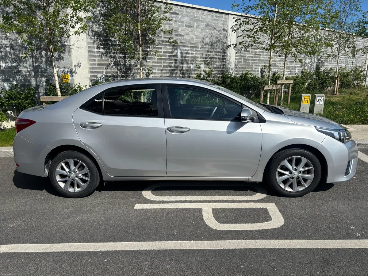 2015 Toyota Corolla - Image 2