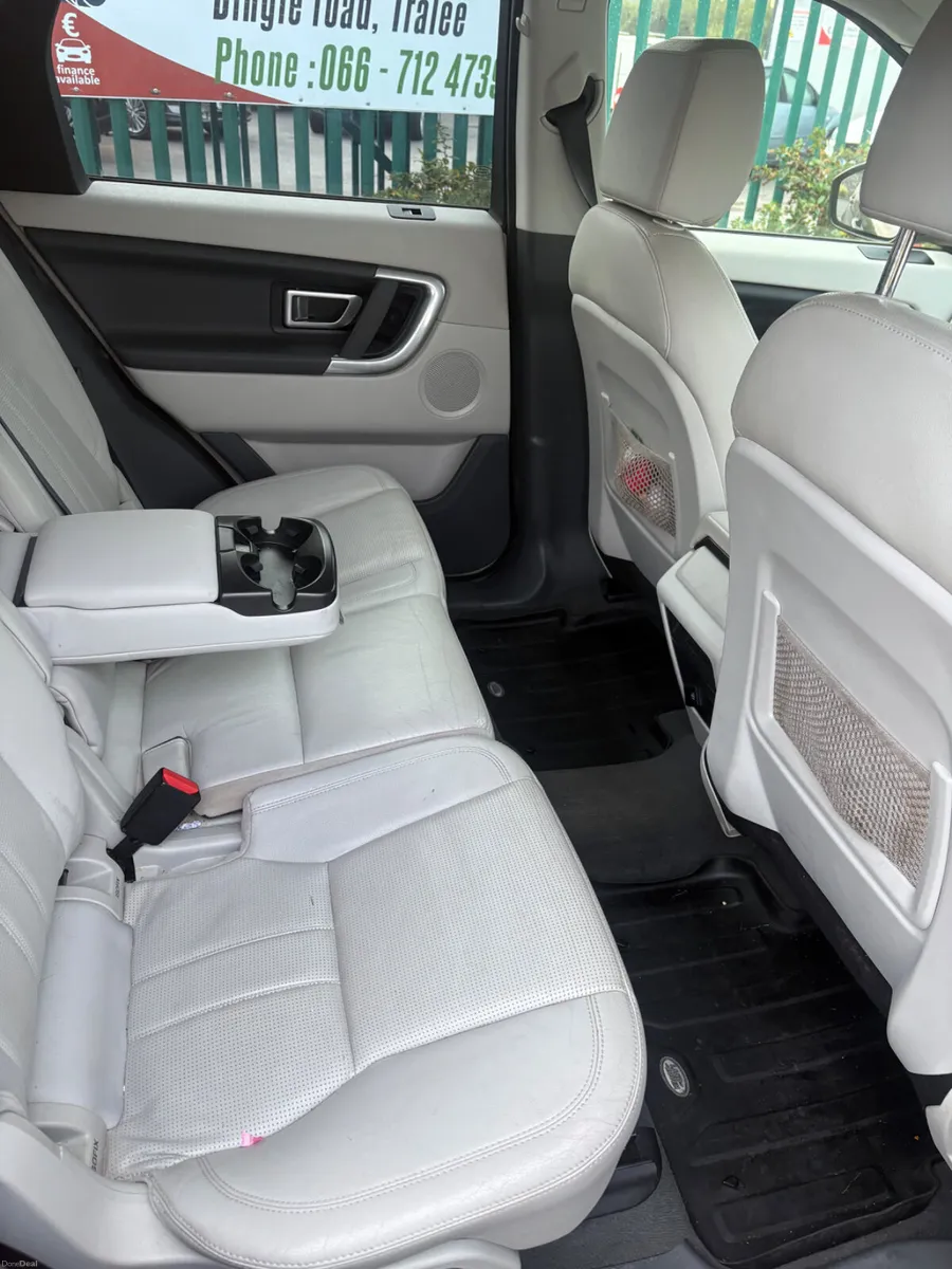 Land Rover Discovery Sport 2017 7 seater - Image 6