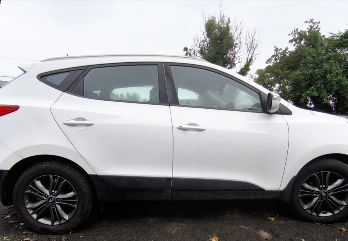 2015 Hyundai ix35 1.7 CRDi Executive - Image 2
