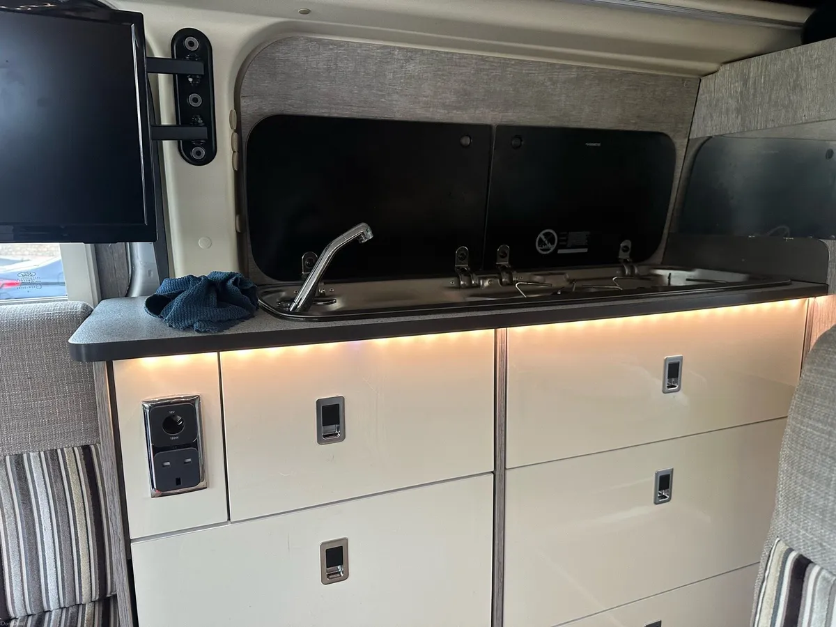 Camper van - Image 5