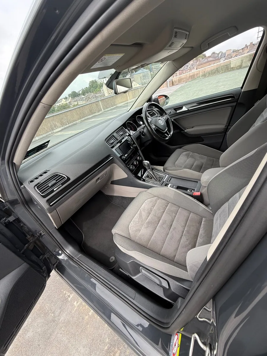Volkswagen Golf 2014 - Image 2