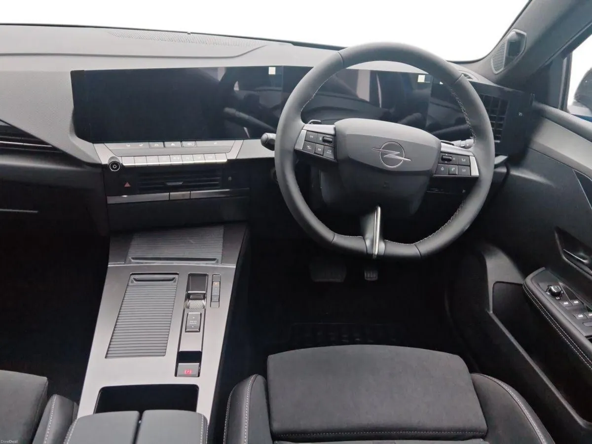 Opel Astra Hybrid GS 1.2 turbo 136hp automatic MY2 - Image 2