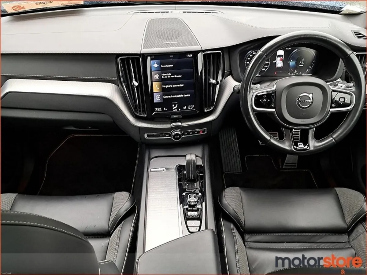 Volvo XC60 T8 (390hp) PHEV R-Design Pro Auto AWD - Image 4