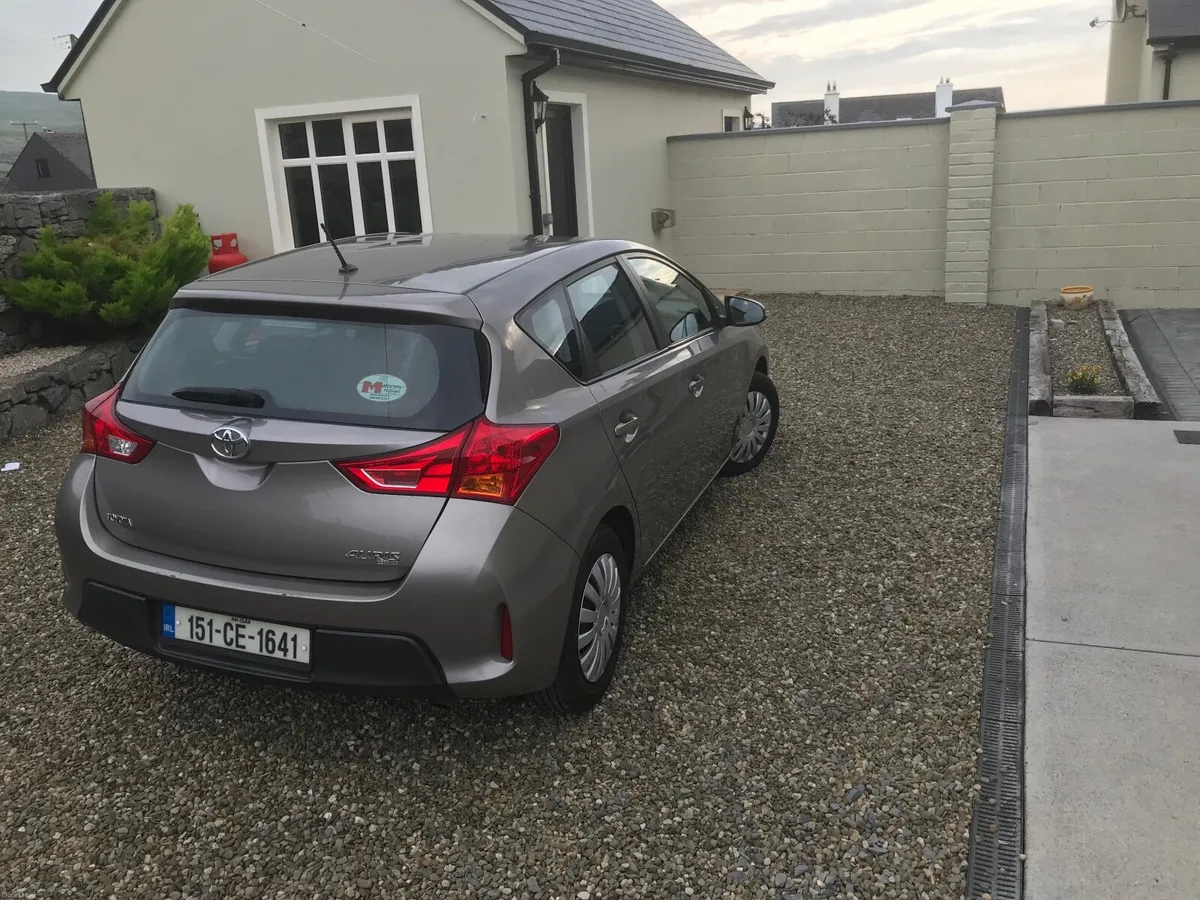 Toyota Auris 2015 - Image 1