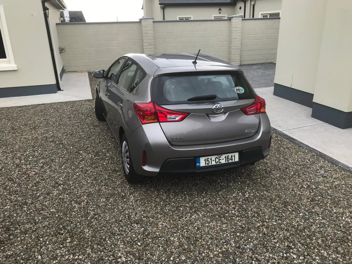 Toyota Auris 2015 - Image 3