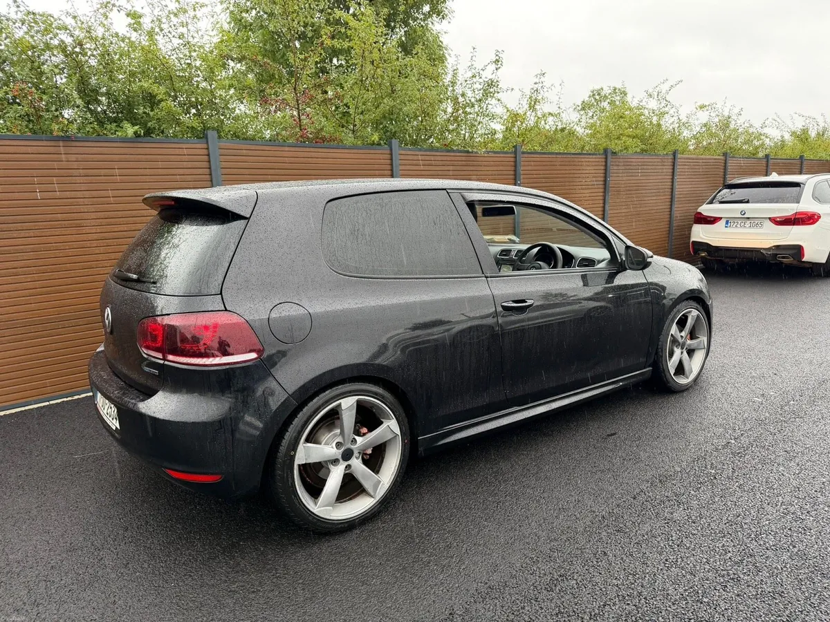 2011 Volkswagen Golf 1.6 tdi - Image 2