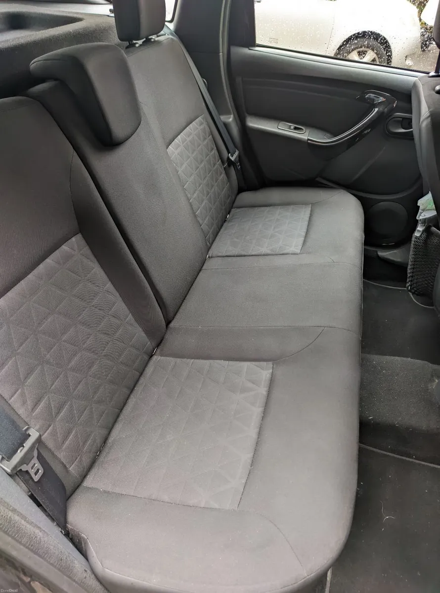 Dacia Duster Black Signature 2015 174k km - Image 6
