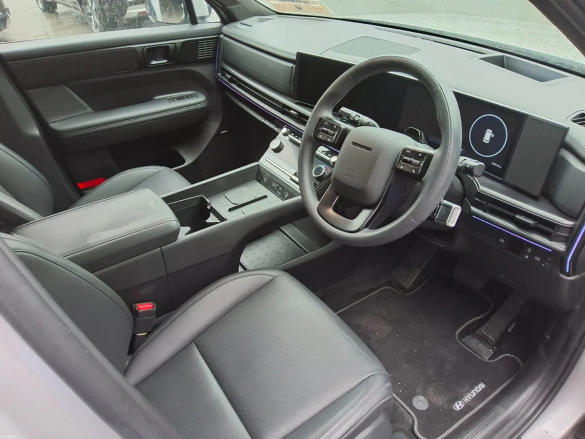 Hyundai Santa Fe PHEV CALLIGRAPHY ** Top Spec ** - Image 6