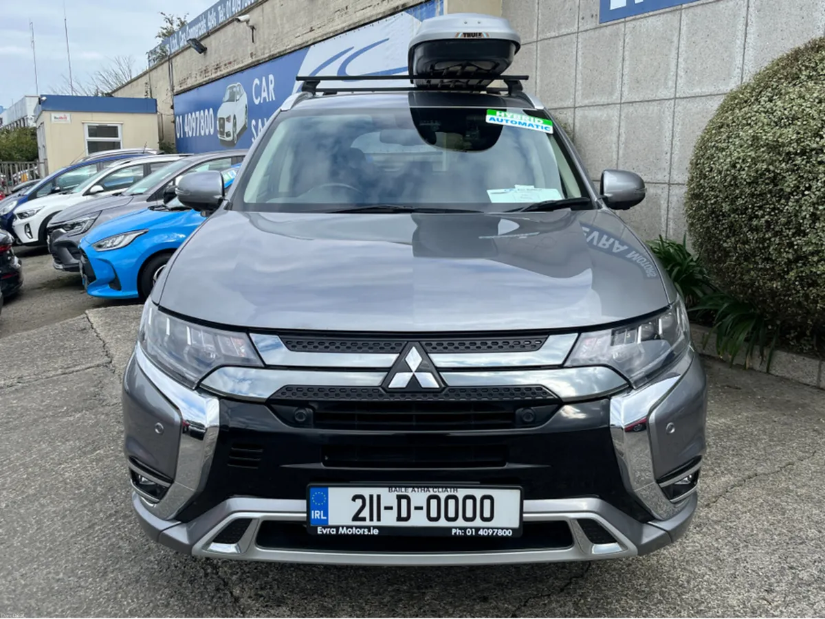 Mitsubishi Outlander G 4WD PHEV AUTOMATIC 2.4 PETR - Image 2