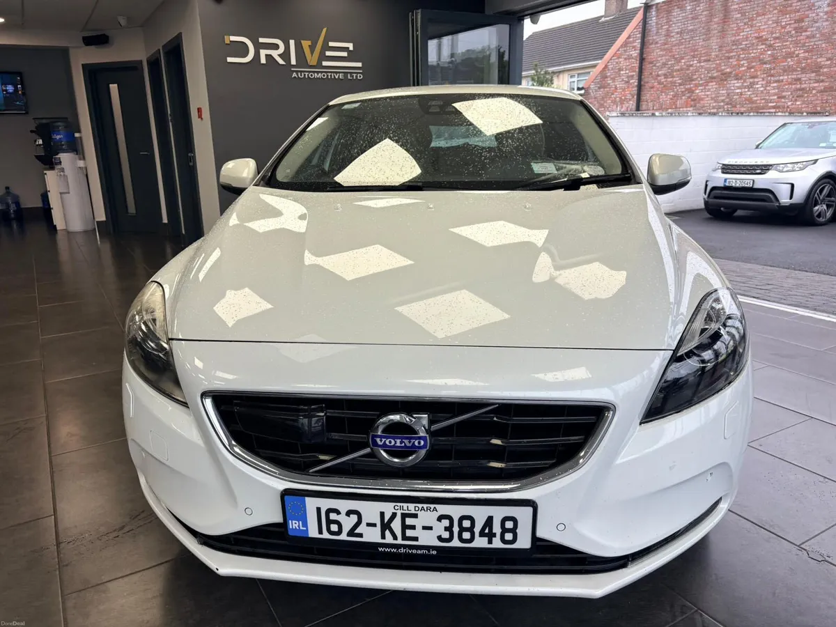 Volvo V40 2.0 SE ***1 Year Warranty *** 2016 - Image 4