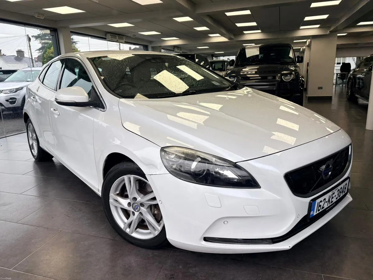 Volvo V40 2.0 SE ***1 Year Warranty *** 2016 - Image 3