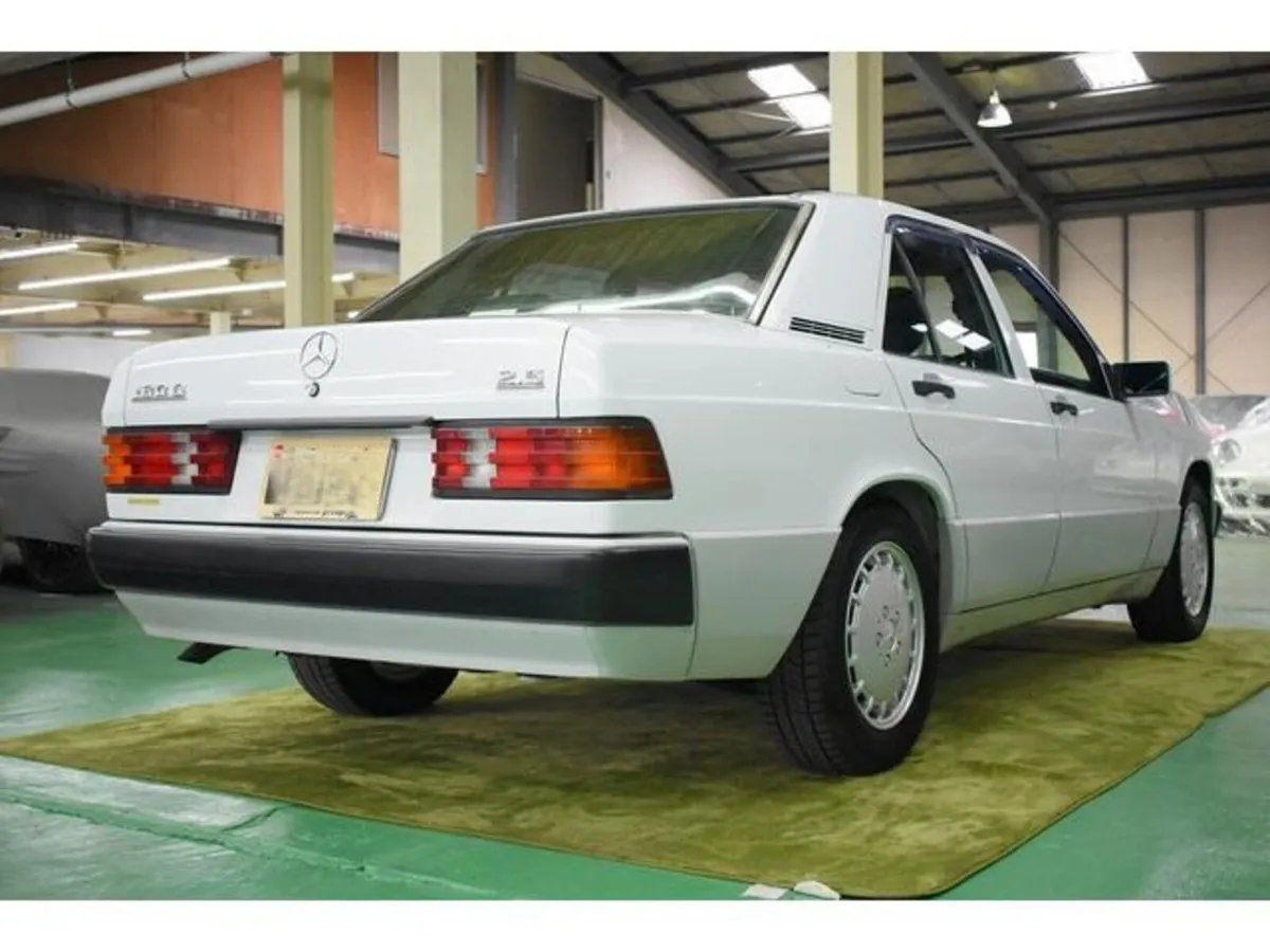 MERCEDES BENZ 190 CLASS 190D 2.5 Diesel - Image 4