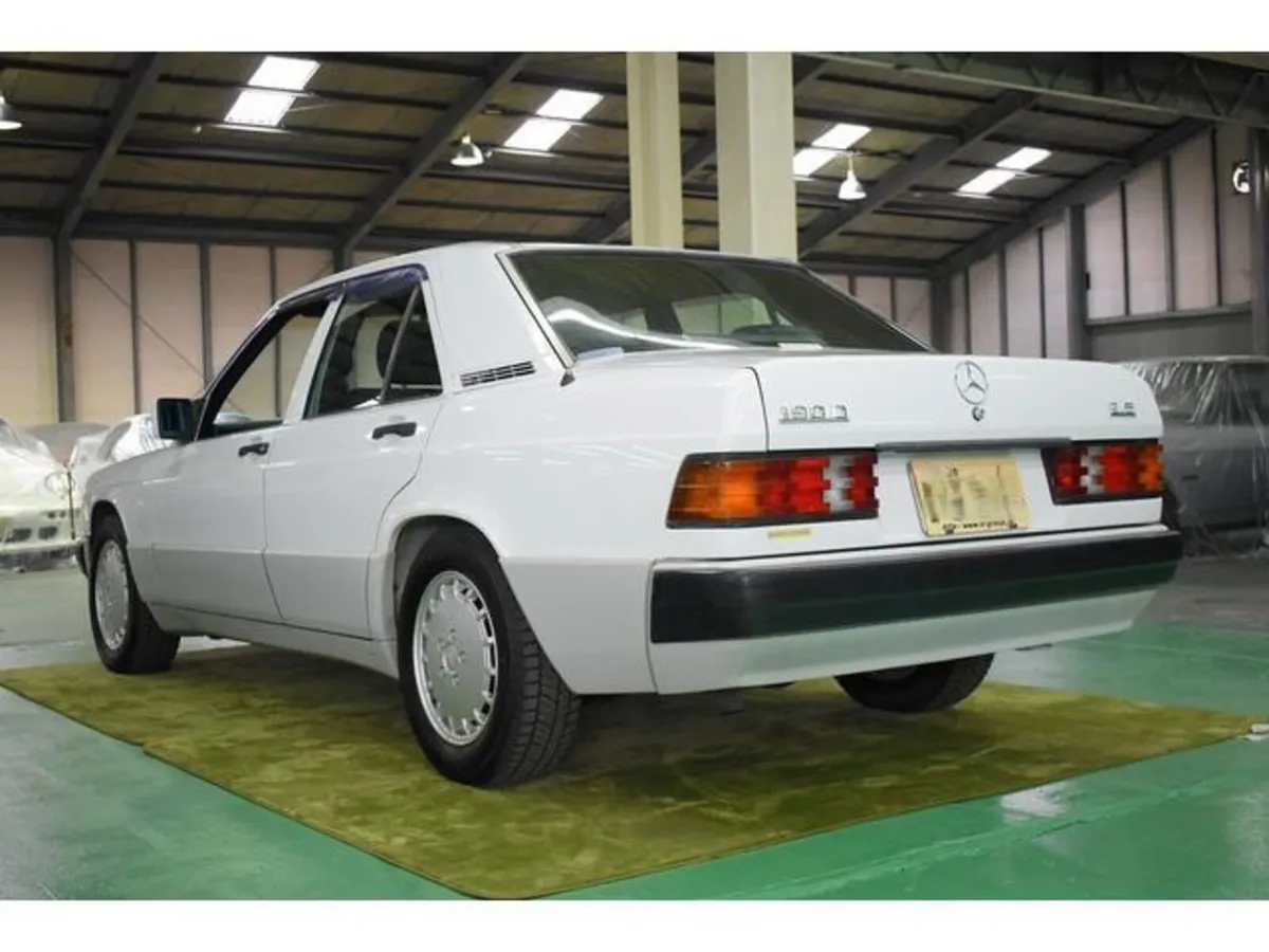 MERCEDES BENZ 190 CLASS 190D 2.5 Diesel - Image 6