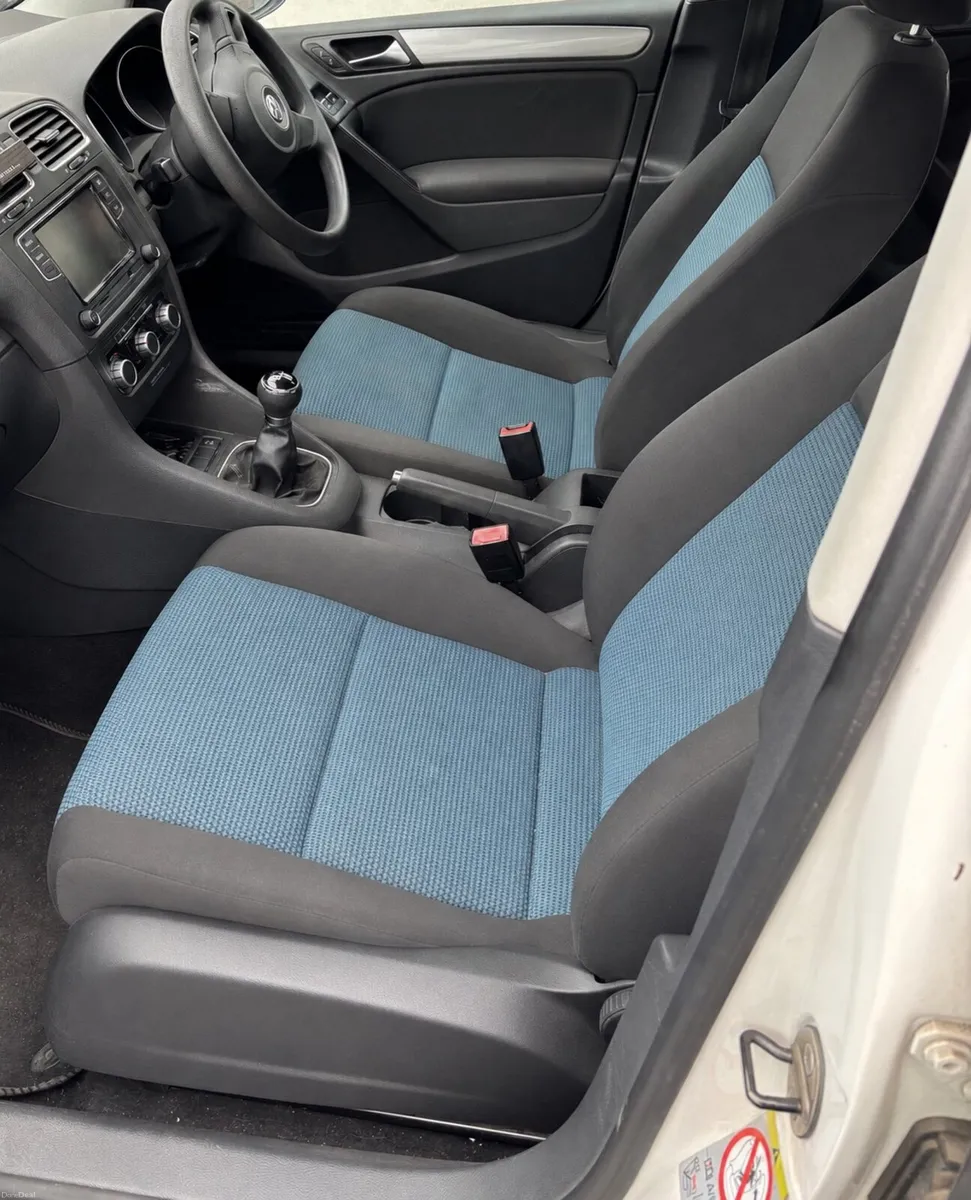 Volkswagen Golf 2010 1.6TDI - Image 4