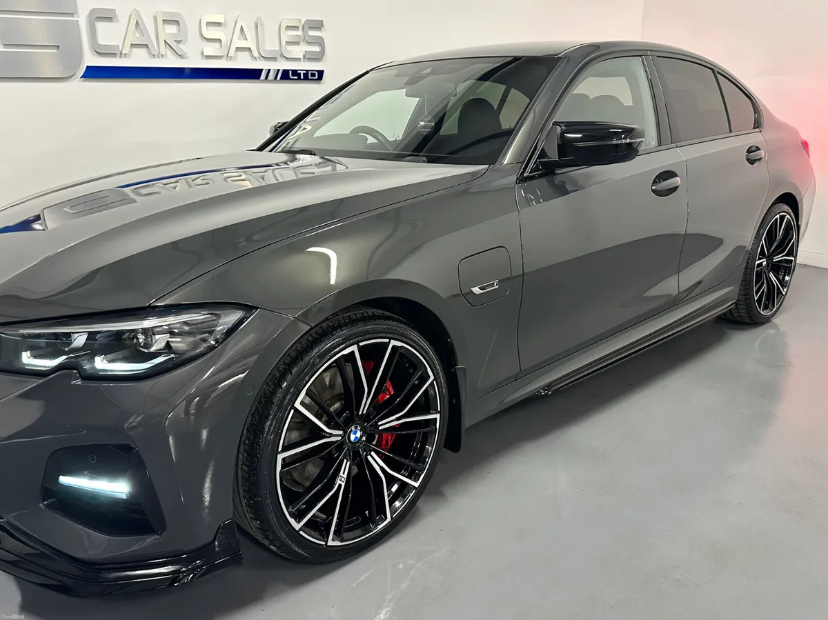 2022 BMW 330E M-Sport Pro Edition M-Performance - Image 5