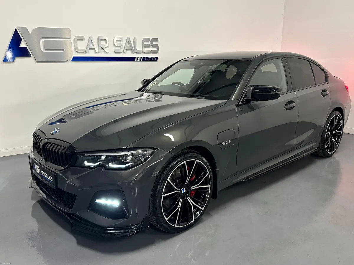2022 BMW 330E M-Sport Pro Edition M-Performance - Image 3