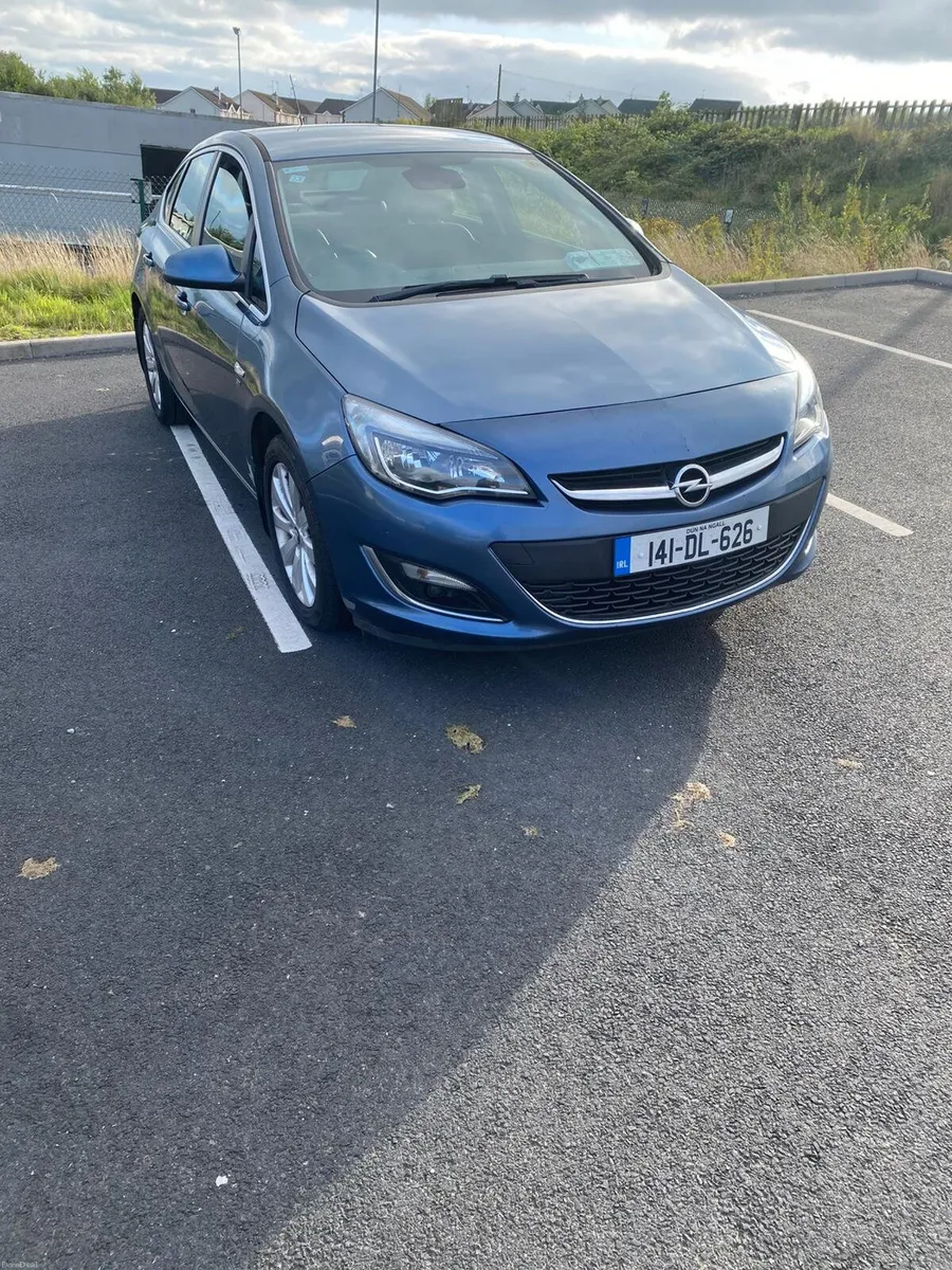 2014 Opel Astra - Image 1