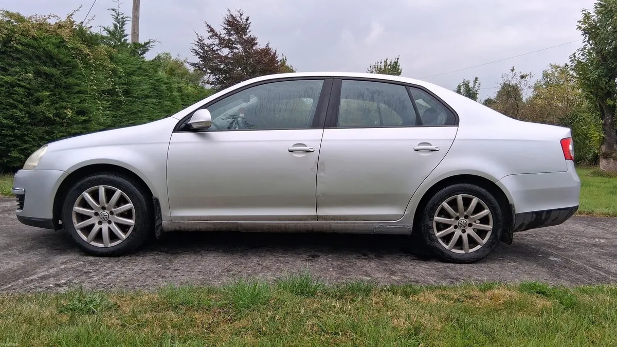 Volkswagen Jetta 2009 - Image 4