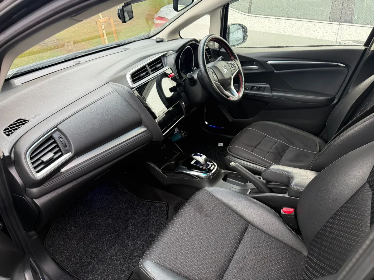 Honda Fit 2015 - Image 5