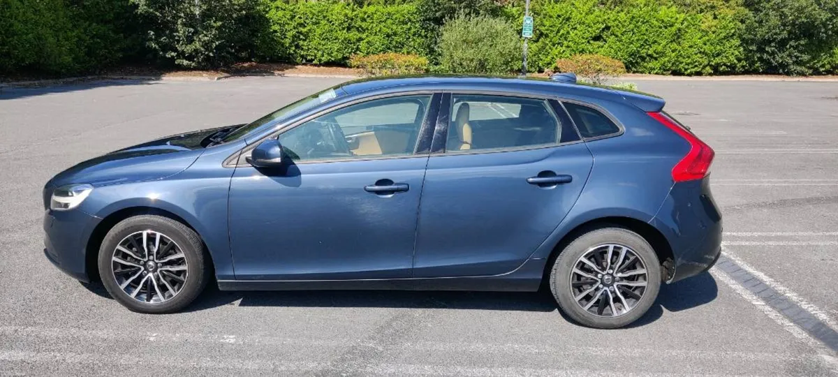 Volvo V40 D2 Momentum - Image 3