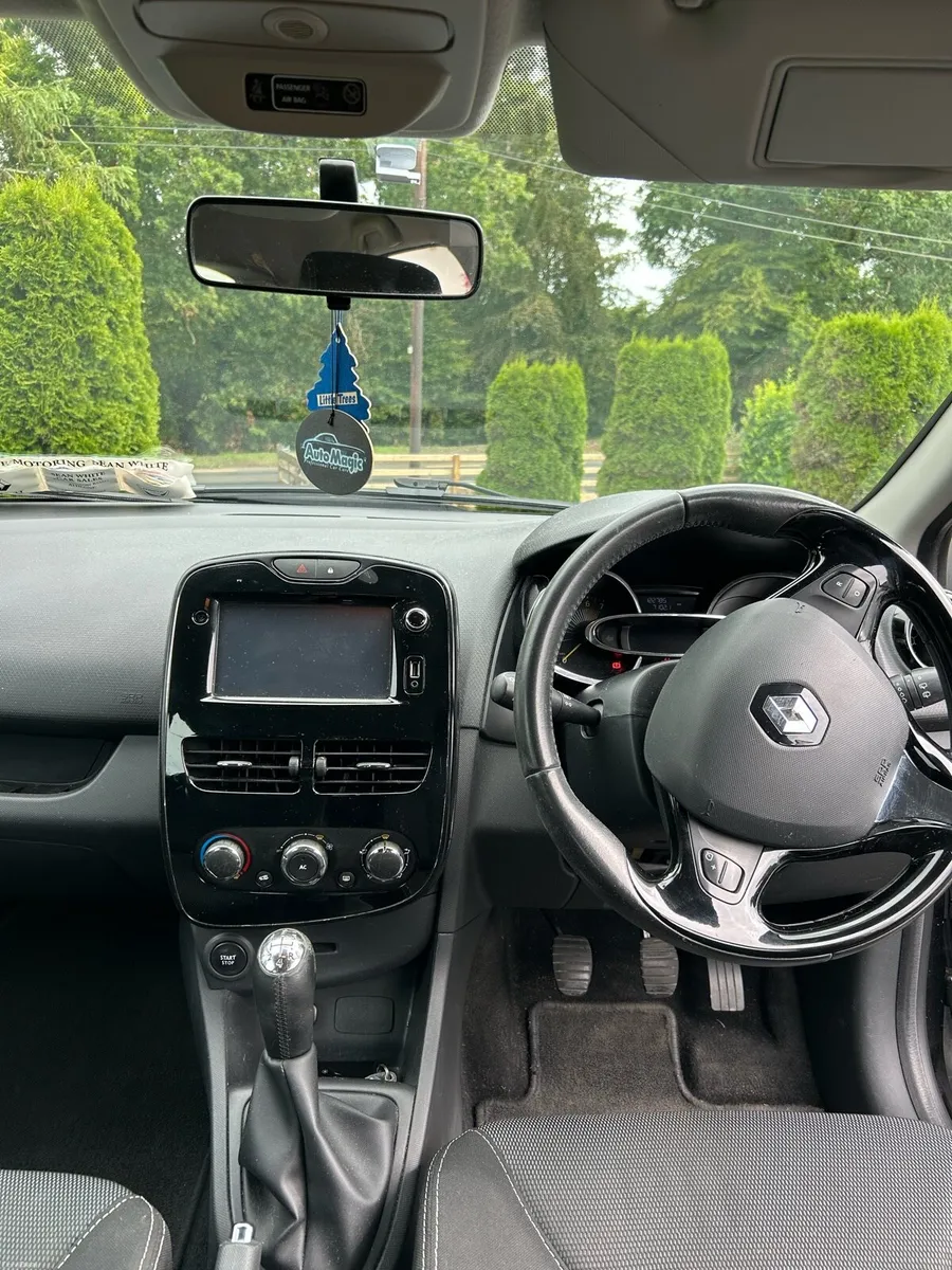 Renault Clio 2015 Very Low Milage - Image 5